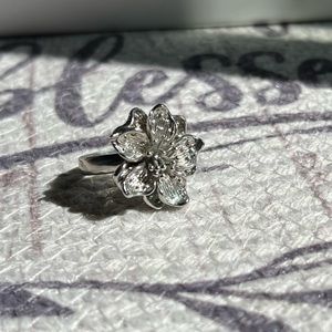 Flower ring - Size 8